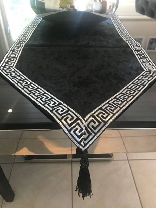 Aten bordløper svart/sølv 205cm